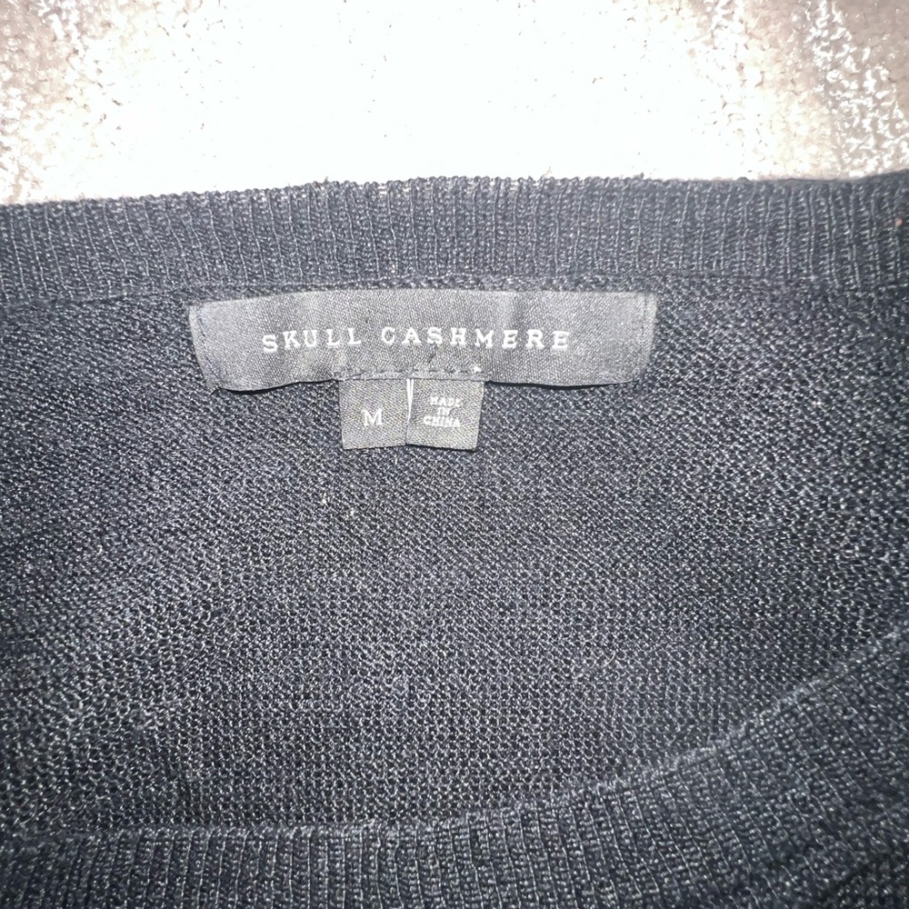 Skull cashmere short sleeve top with skull stones on back - Picture 3 of 6